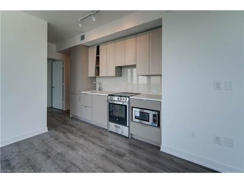 5603-3883 Quartz Road, Mississauga, ON - Indoor Photo Showing Kitchen