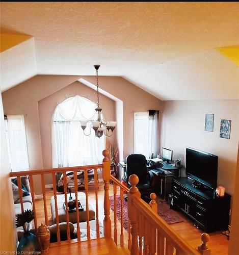 39 Peach Blossom Crescent, Kitchener, ON - Indoor Photo Showing Other Room