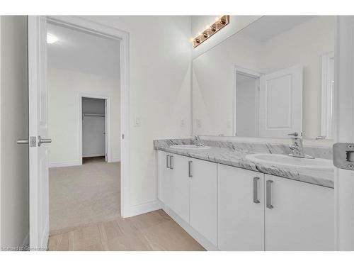 26 Hearn Street, Bond Head, ON - Indoor Photo Showing Bathroom