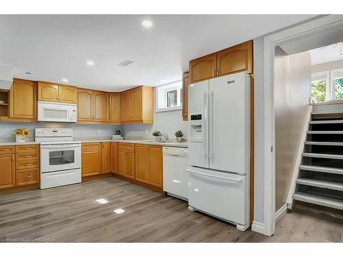 17 Liberty Drive, Cambridge, ON - Indoor Photo Showing Kitchen