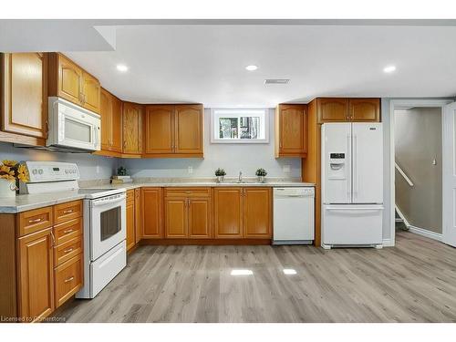 17 Liberty Drive, Cambridge, ON - Indoor Photo Showing Kitchen With Double Sink