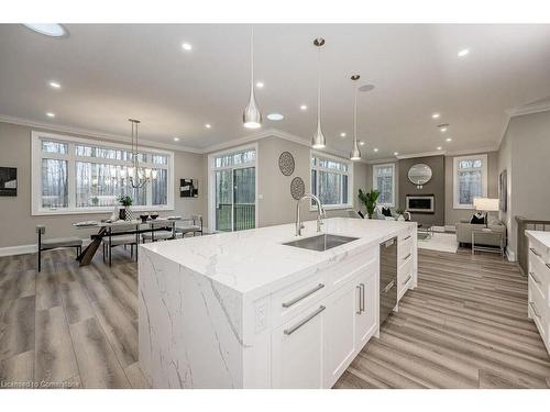 3273 Sandhills Road, Baden, ON - Indoor Photo Showing Kitchen With Upgraded Kitchen