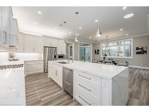 3273 Sandhills Road, Baden, ON - Indoor Photo Showing Kitchen With Upgraded Kitchen