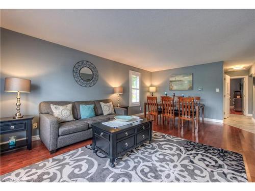 99 Bluerock Crescent, Cambridge, ON - Indoor Photo Showing Living Room