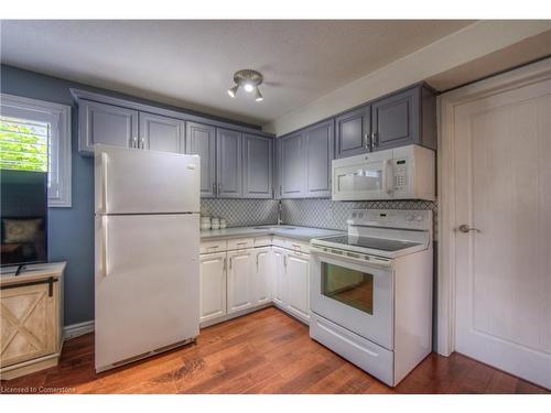 99 Bluerock Crescent, Cambridge, ON - Indoor Photo Showing Kitchen