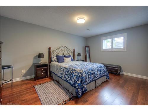 99 Bluerock Crescent, Cambridge, ON - Indoor Photo Showing Bedroom