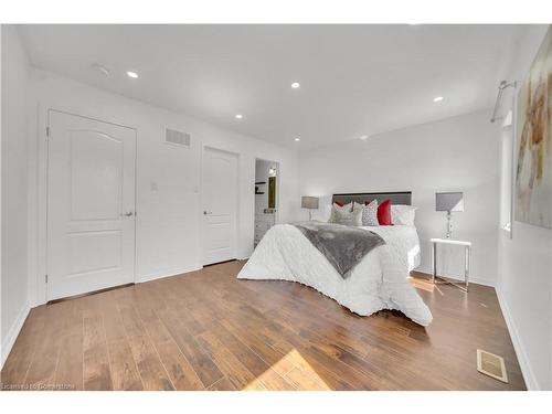 265 Pineglen Crescent, Kitchener, ON - Indoor Photo Showing Bedroom