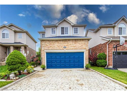 182 Hollyridge Crescent, Kitchener, ON - Outdoor With Facade