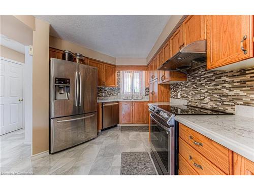 182 Hollyridge Crescent, Kitchener, ON - Indoor Photo Showing Kitchen