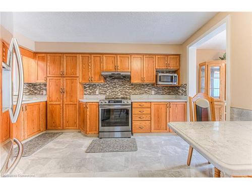 182 Hollyridge Crescent, Kitchener, ON - Indoor Photo Showing Kitchen