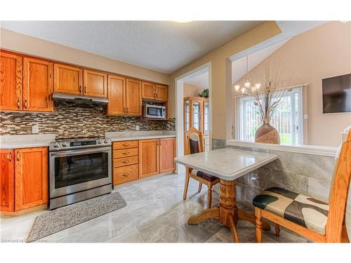 182 Hollyridge Crescent, Kitchener, ON - Indoor Photo Showing Kitchen