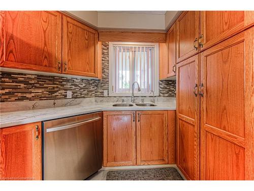 182 Hollyridge Crescent, Kitchener, ON - Indoor Photo Showing Kitchen With Double Sink