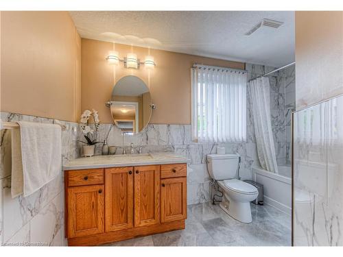 182 Hollyridge Crescent, Kitchener, ON - Indoor Photo Showing Bathroom