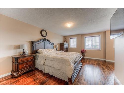 182 Hollyridge Crescent, Kitchener, ON - Indoor Photo Showing Bedroom