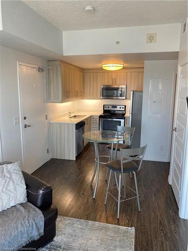 2504-158 King Street N, Waterloo, ON - Indoor Photo Showing Kitchen