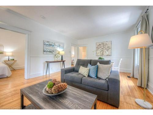 51 Crombie Street, Cambridge, ON - Indoor Photo Showing Living Room