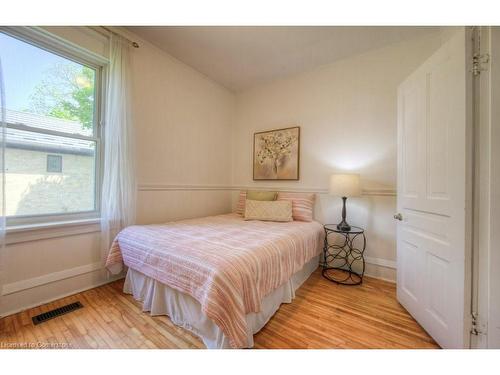 51 Crombie Street, Cambridge, ON - Indoor Photo Showing Bedroom