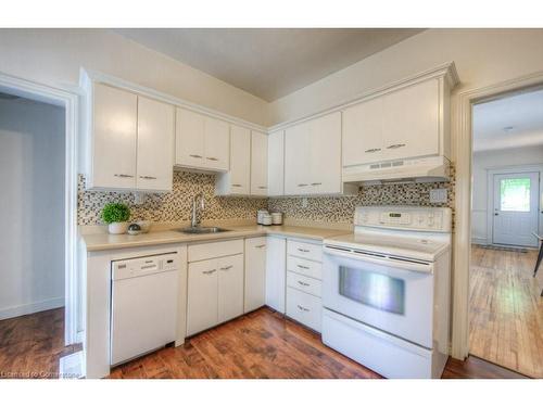 51 Crombie Street, Cambridge, ON - Indoor Photo Showing Kitchen