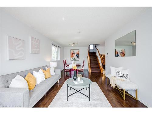 26 Bourbon Lane, London, ON - Indoor Photo Showing Living Room