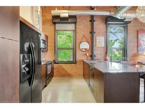 201-85 Spruce Street, Cambridge, ON - Indoor Photo Showing Kitchen