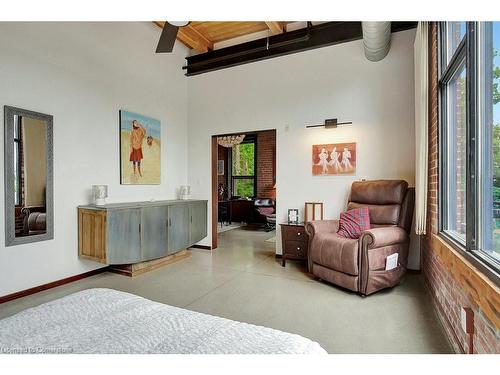 201-85 Spruce Street, Cambridge, ON - Indoor Photo Showing Bedroom