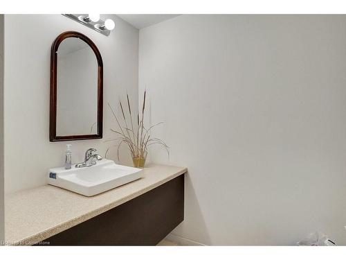 201-85 Spruce Street, Cambridge, ON - Indoor Photo Showing Bathroom