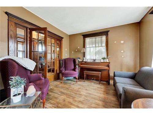 766 William Street, Cambridge, ON - Indoor Photo Showing Living Room