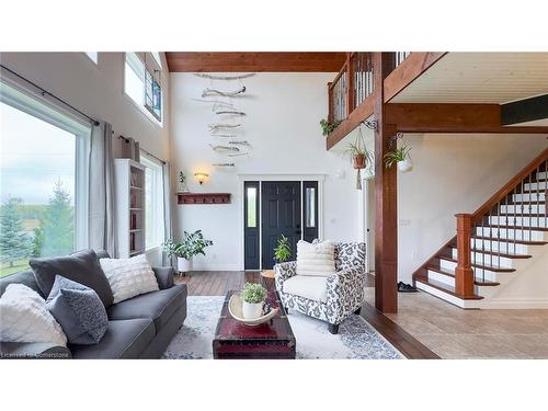 4097 Riverside St Street, Millbank, ON - Indoor Photo Showing Living Room