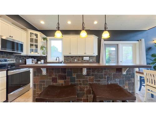 4097 Riverside St Street, Millbank, ON - Indoor Photo Showing Kitchen With Upgraded Kitchen