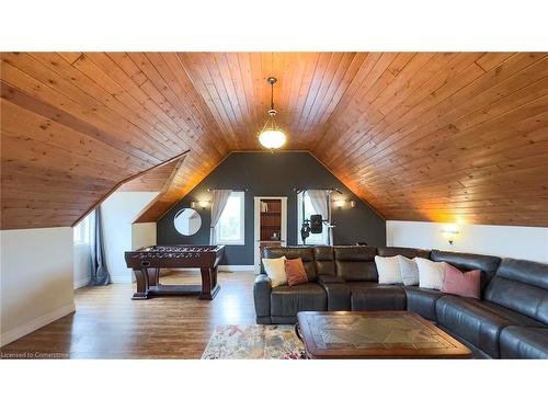 4097 Riverside St Street, Millbank, ON - Indoor Photo Showing Living Room