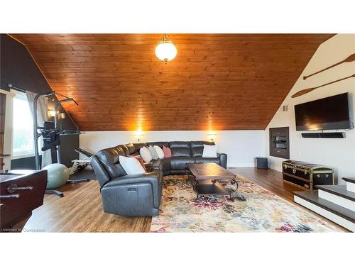 4097 Riverside St Street, Millbank, ON - Indoor Photo Showing Living Room