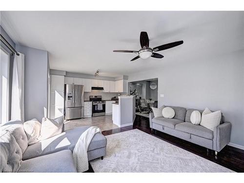 3-125 Black Bridge Road, Cambridge, ON - Indoor Photo Showing Living Room