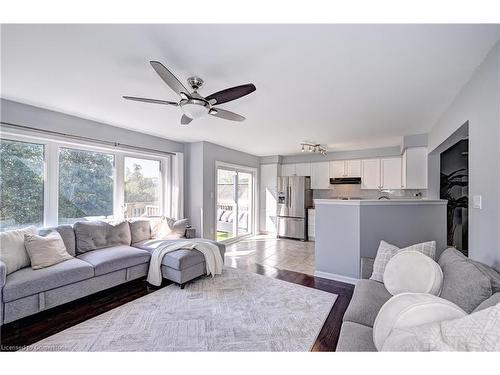 3-125 Black Bridge Road, Cambridge, ON - Indoor Photo Showing Living Room