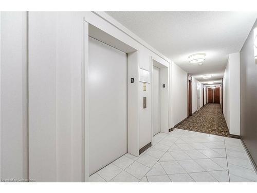 306-2545 Erin Centre Boulevard, Mississauga, ON 