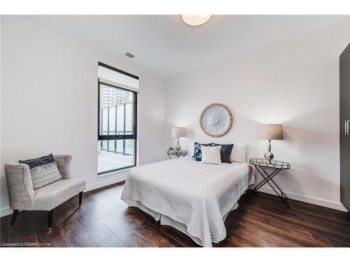 606-181 King Street S, Waterloo, ON - Indoor Photo Showing Bedroom