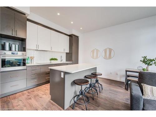 606-181 King Street S, Waterloo, ON - Indoor Photo Showing Kitchen