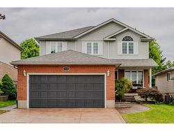 218 Hedgestone Court  Kitchener, ON N2E 3K4