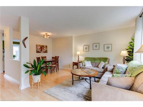 14-2651 Aquitaine Avenue, Mississauga, ON - Indoor Photo Showing Living Room