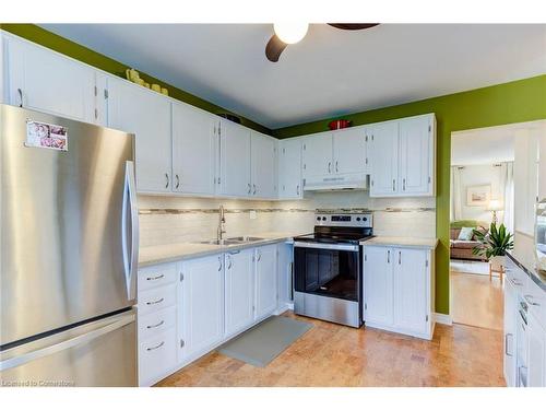 14-2651 Aquitaine Avenue, Mississauga, ON - Indoor Photo Showing Kitchen With Double Sink