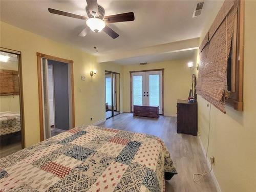 37 Elmwood Avenue, Cambridge, ON - Indoor Photo Showing Bedroom