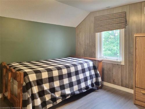 37 Elmwood Avenue, Cambridge, ON - Indoor Photo Showing Bedroom