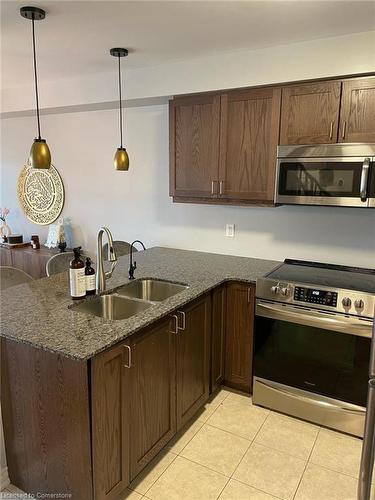 518 Goldenrod Lane, Kitchener, ON - Indoor Photo Showing Kitchen With Stainless Steel Kitchen With Double Sink