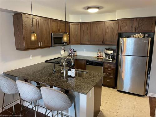 518 Goldenrod Lane, Kitchener, ON - Indoor Photo Showing Kitchen With Stainless Steel Kitchen