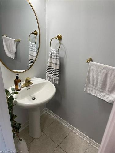 518 Goldenrod Lane, Kitchener, ON - Indoor Photo Showing Bathroom