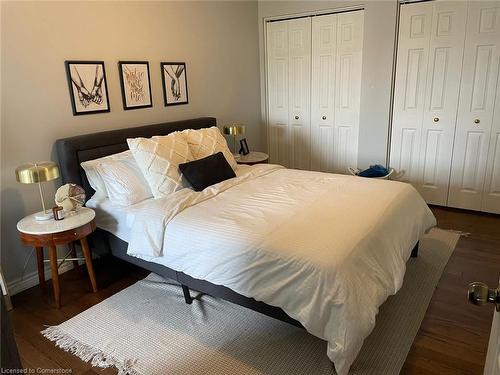 518 Goldenrod Lane, Kitchener, ON - Indoor Photo Showing Bedroom