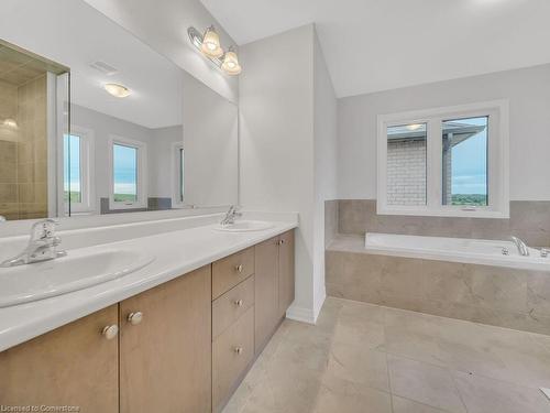 193 Leslie Davis Street, Ayr, ON - Indoor Photo Showing Bathroom