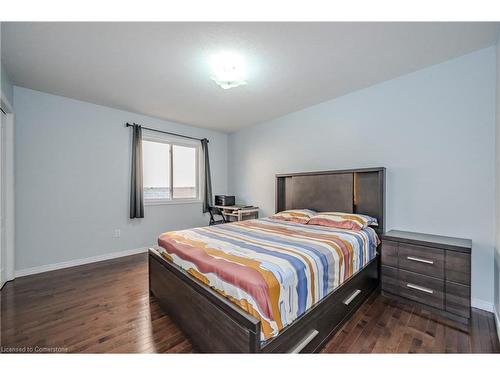 102 Flaherty Drive, Guelph, ON - Indoor Photo Showing Bedroom