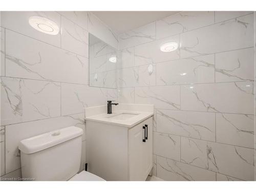 102 Flaherty Drive, Guelph, ON - Indoor Photo Showing Bathroom