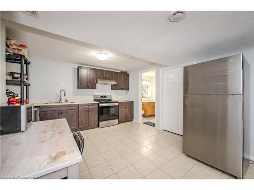 102 Flaherty Drive, Guelph, ON - Indoor Photo Showing Kitchen