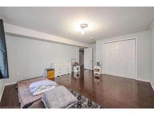 102 Flaherty Drive, Guelph, ON - Indoor Photo Showing Bedroom